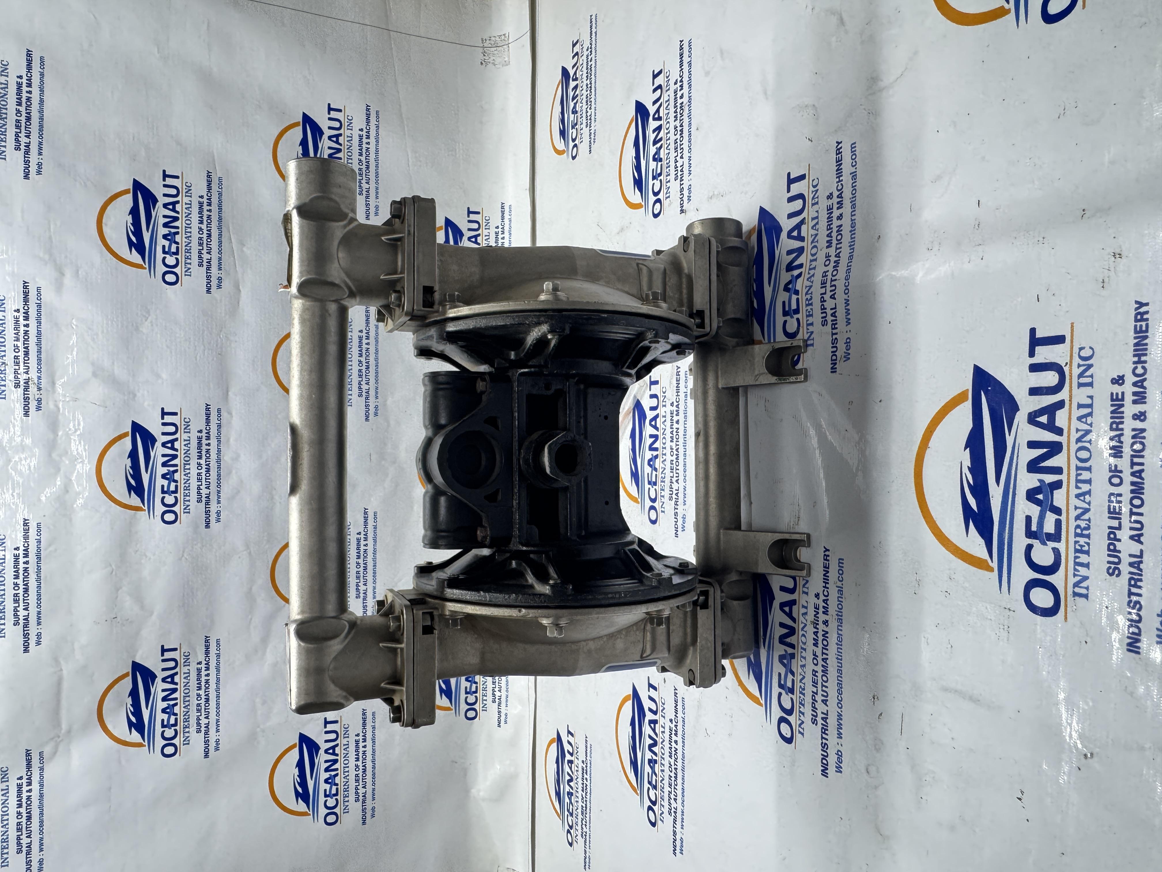 GRACO HUSKY 1050 STAINLESS STEEL SS 1