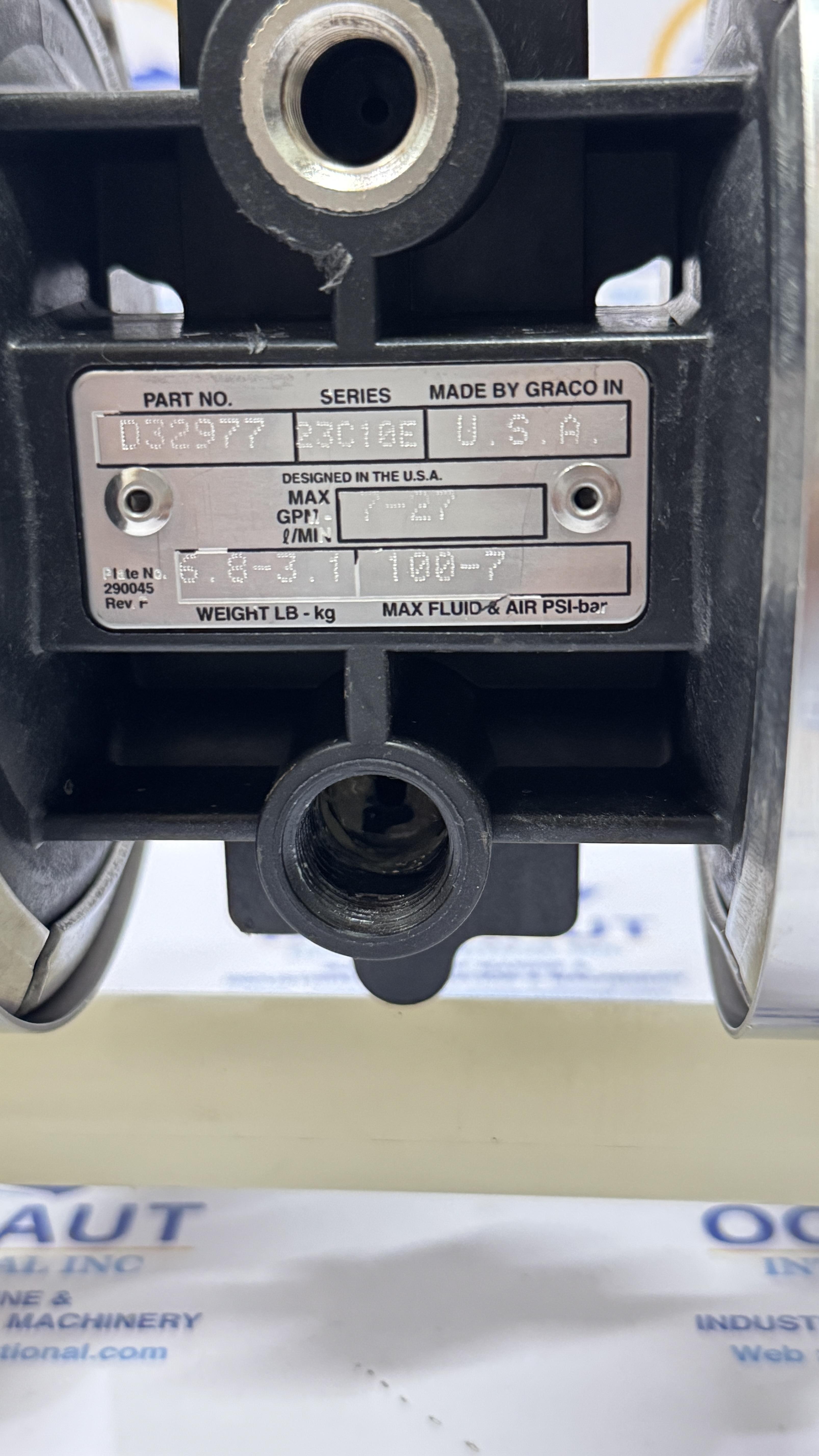 GRACO HUSKY 307 D32977 MAX GPM-l/MIN 7-27 MAX FLUID & AIR PSI 100-7 USA