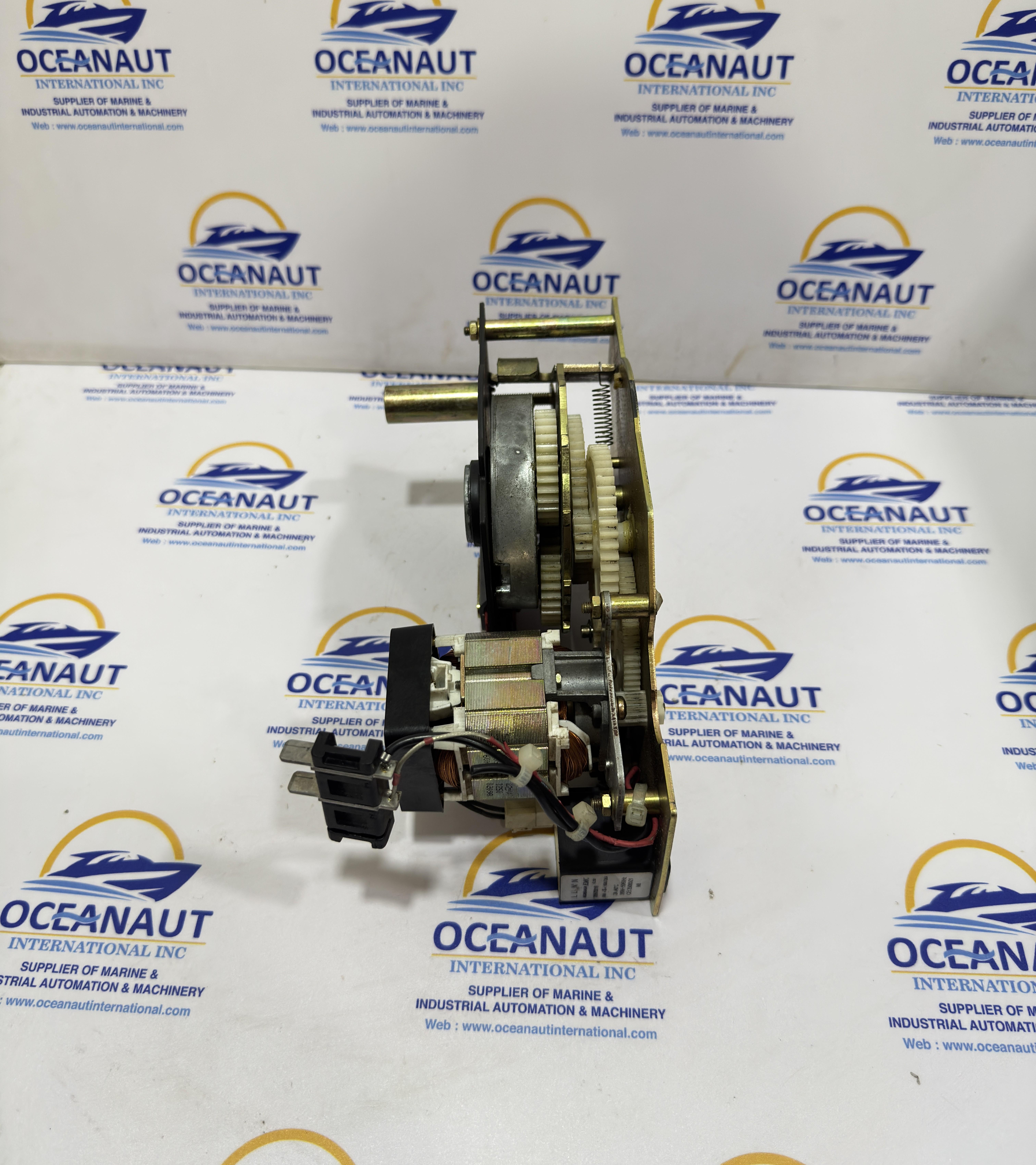 Merlin Gerin MCH-M 685763 Motor Mechanism 240V-60HZ-180 VA