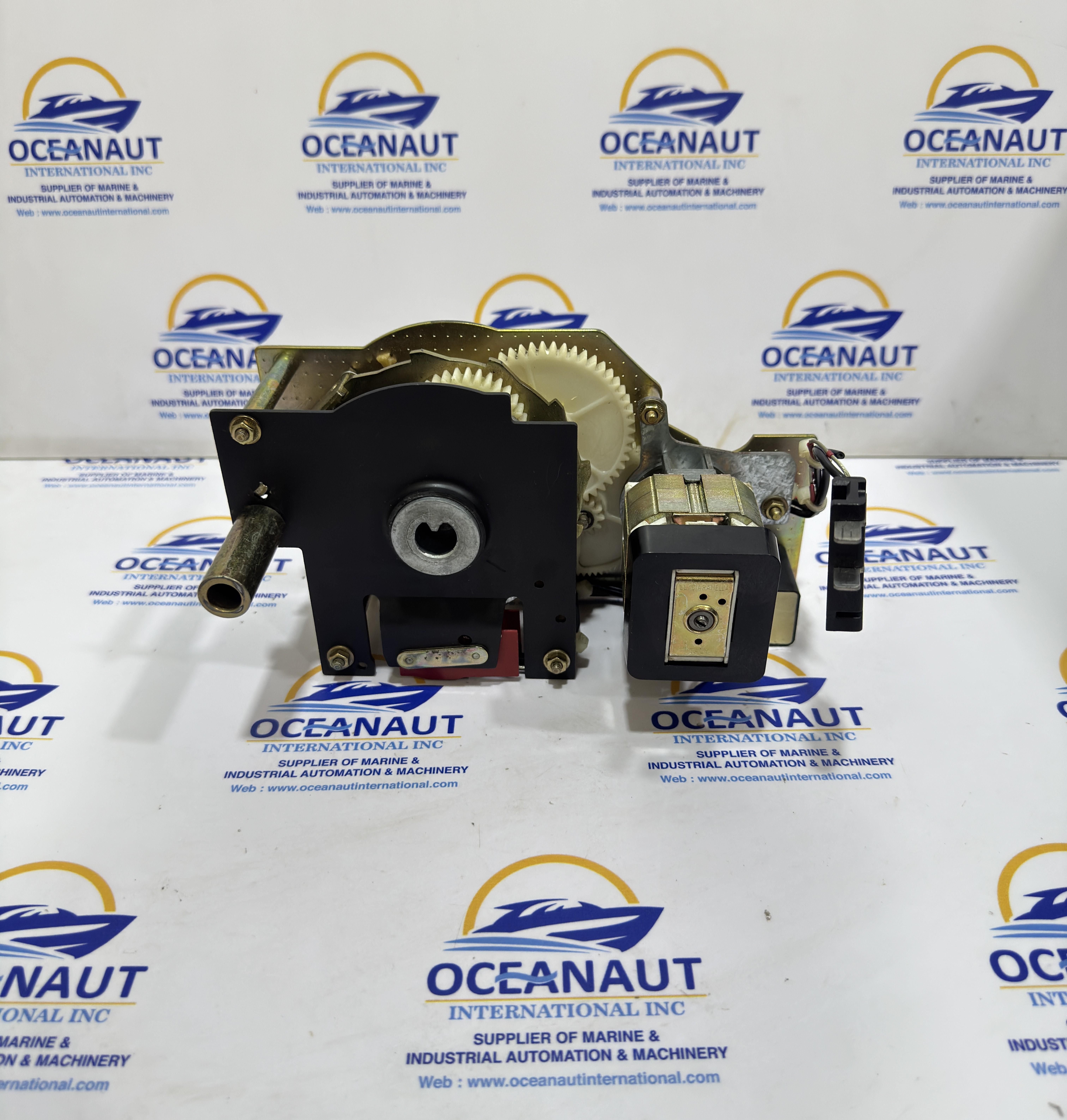 Merlin Gerin MCH-M 685763 Motor Mechanism 240V-60HZ-180 VA