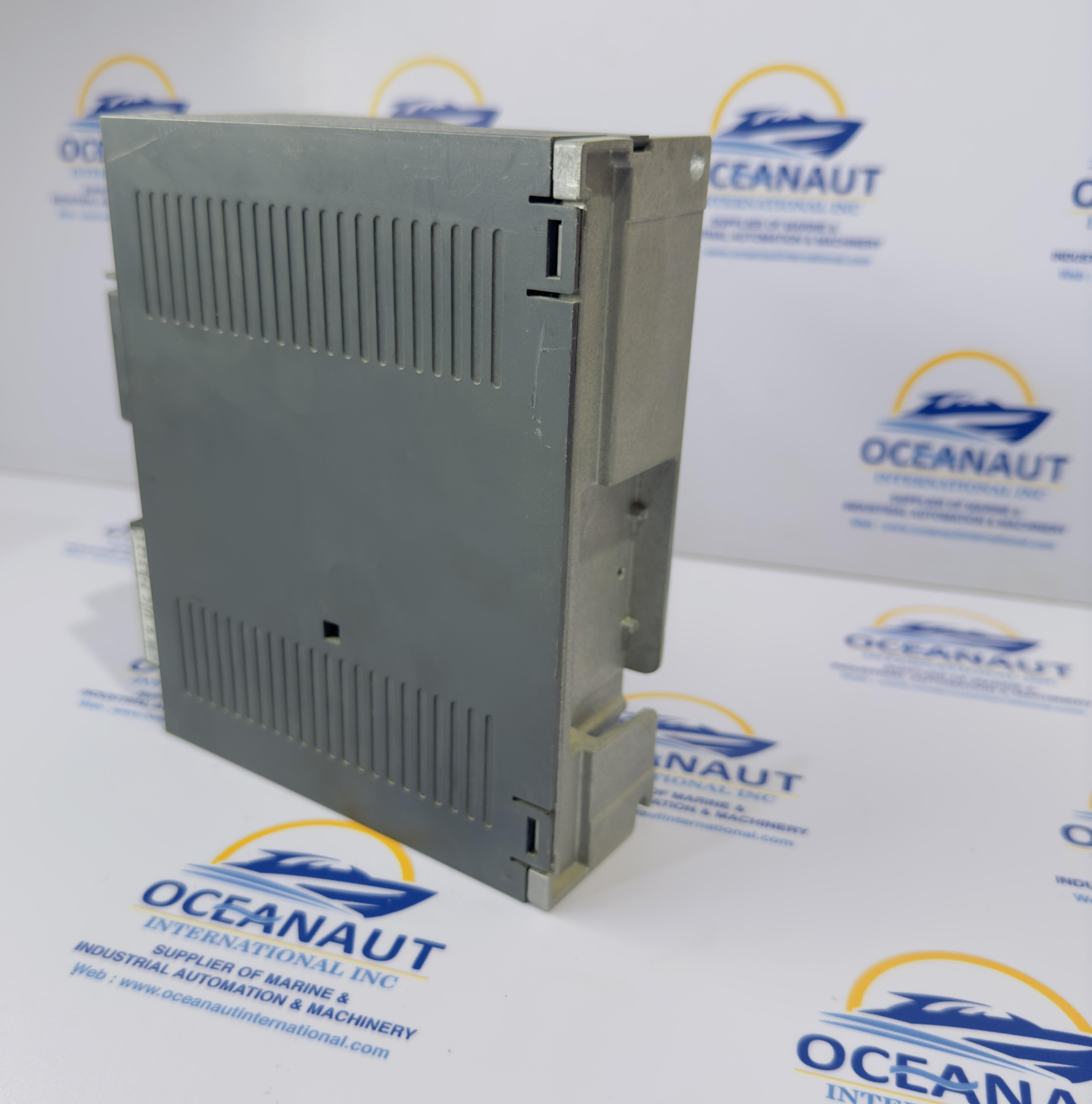 Mitsubishi MR-JE-10B Servo Drive, 3 - Phase